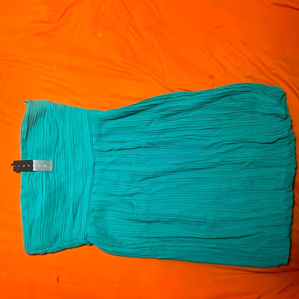 Theory size 2 emerald green cocktail dress